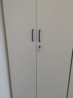 Nábytek z ordinace - 3