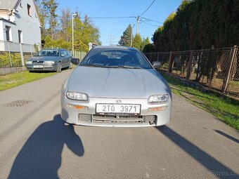 Mazda 323 F - 3