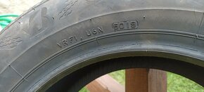 prodám 1kus letní pneu Bridgestone 215/60 r16-01 - 3