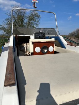 Motorový člun s motorem Volvo Penta - 3