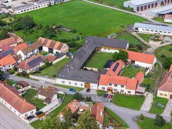 Prodej penzionu (užitná plocha 2 308 m2) - Žabovřesky (pozem - 3