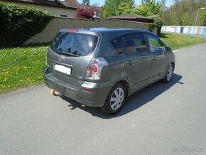 Toyota Corolla Verso - 3