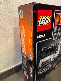 Lego Technic 42043 - 3