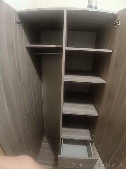 šatní skříň - 3
