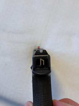 Glock 26 + Trijicon tritium mířidla, stojina 2kg - 3