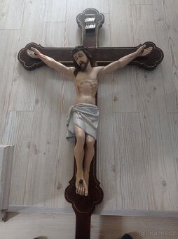 VELKÁ STAROŽITNÁ DŘEVOŘEZBA - 3