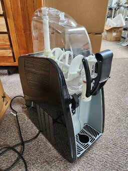 Výrobník zmrzliny Elmeco - 3