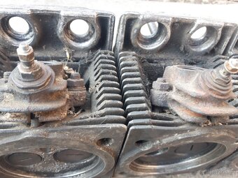 RS 09 čtyřválec hlavy válce  písty - 3