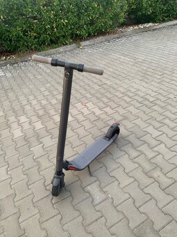 Elektrokoloběžka Ninebot eS2 - 3