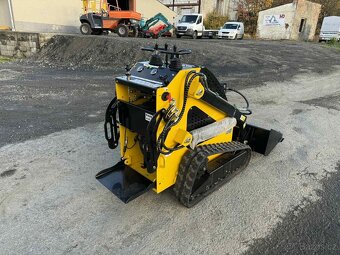 SMYKOVÝ NAKLADAČ LRT360 - 3