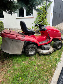 Zahradní traktor Honda HF2620, 122cm - 3