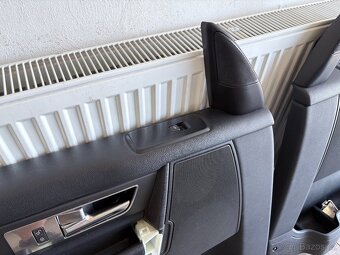 Discovery 4 obložení dveří - 3