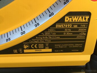 Stolní pila DeWALT DWE 7492 - 3