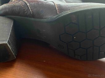 Kožené kotníkové boty na podpatku vel. 41 - 3