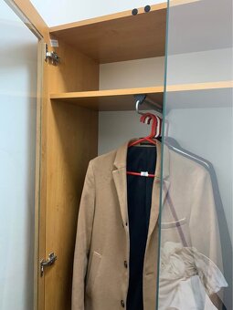 Prosklená šatní skříň - 3