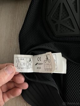 Celotělový chránič zadona - 3