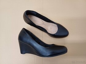 Černé lodičky na klínku vel.37 - 3