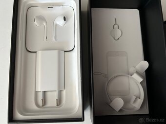 Černý iPhone 7 - 3