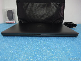 Dell Latitude 5500 15.6 IPS i5-8265u 16GB 4.Jádro Intel UHD - 3