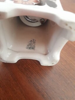 Starý porcelánový mlýnek - 3
