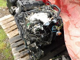 Motor 2.2 HDI 4HX 98 kw najeto pouze 152000km - 3