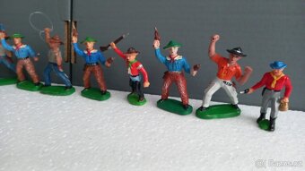 KOVBOJOVÉ  FIGURKY - 3