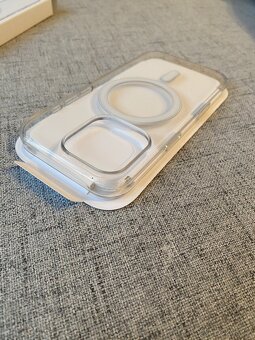 2x kryt na iPhone 16 Pro - 3