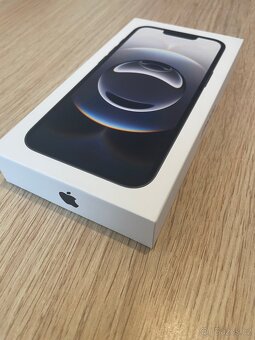 Prodám nový iPhone 16e, 128 GB, černý, nerozbalený - 3
