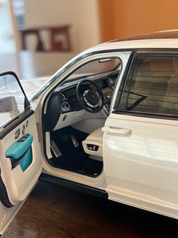 1/18 KengFai Rolls Royce Cullinan White - 3