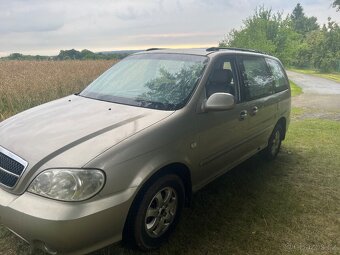 Kia Carnival - 3