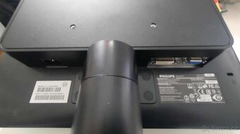 Malý LCD Monitor 17" Philips 17S4LSB - 3