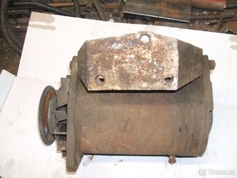 Motor Trabant + převodovka - 3