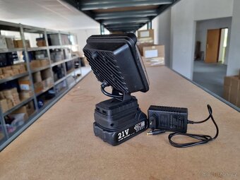 Na prodej nová AKU LED lampa - 5inch/12,7cm - 3