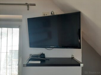 TV s uchycením na zeď - 3