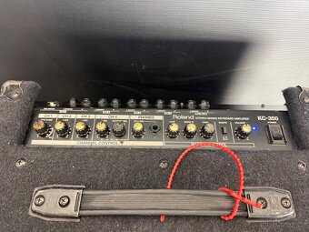Roland KC-350 klávesové kombo - 3