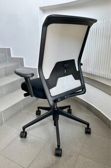 kancelářská židle Vitra ID Mesh - 3 ks, top stav - 3