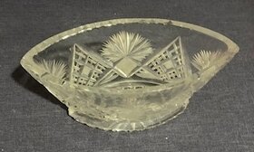 Skleněná zdobená váza - 3