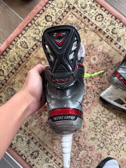 Hokejové brusle - 3