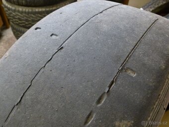 Závodní slick AVON 7.0/22.0-13 - 3