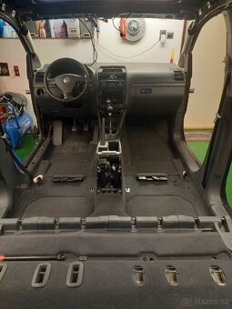 VW Touran - plasty interiéru, palubka - 3