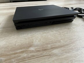 PS4 / PlayStation 4 Pro 1TB - 3