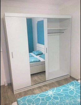VELKÁ ŠOUPACÍ ŠATNÍ SKŘÍŇ BÍLÁ - 3
