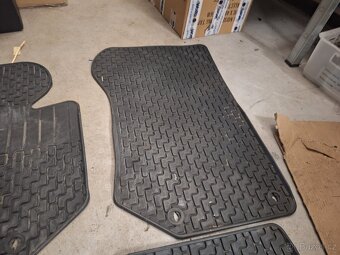 Bmw e36 gumove koberecky original - 3