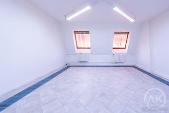 Pronájem kanceláře s veškerým komfortem - 3