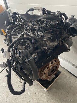 Kompletní motor 1,6 TDi CLH nízký nájezd 115tis km - 3