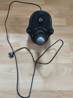 Prodám volant, pedály a řadící páku – sada pro PS4/PS5 - 3