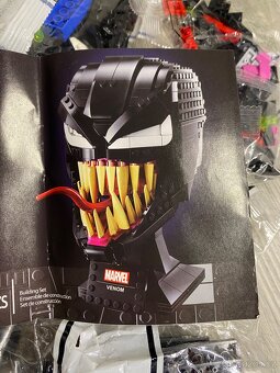 NOVÉ Venom Marvel - 565ks kostek - 3