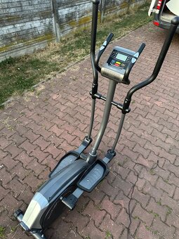 ELIPTICKÝ TRENAŽÉR HOUSEFIT MOTIO 35 - 3