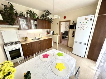 Prodej prostorného bytu 3+1 upravený na 4+1, 4x lodžie, Hrad - 3