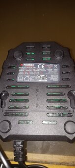 Nabíječka plus baterka Parkside - 3